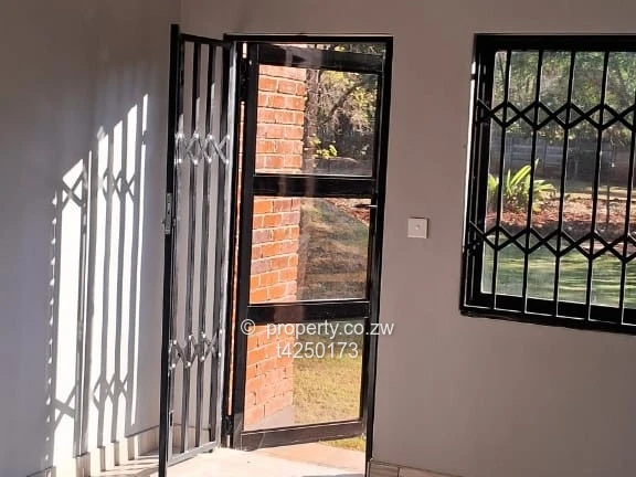 Greendale neat 2 bedroomed cottage to Rent 