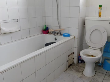 2 Bedroom Flat & Apartment