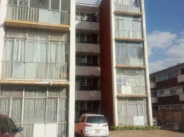 2 Bedroom Flat & Apartment