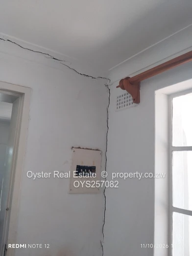 Mount Pleasant, Harare North — 3-Bed on 4047m² w/ Pool & Borehole