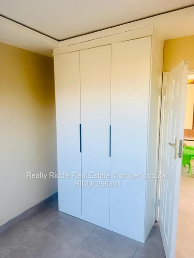 Budiriro 4-Bed House — 3 Baths, Freestanding Tub