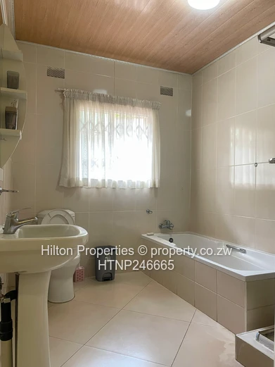 Fully Furnished 3-Bed Garden Flat with Pool in Highlands