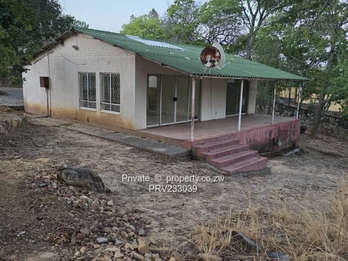 Self contained 2 bedroomed cottage available in Greystone Park