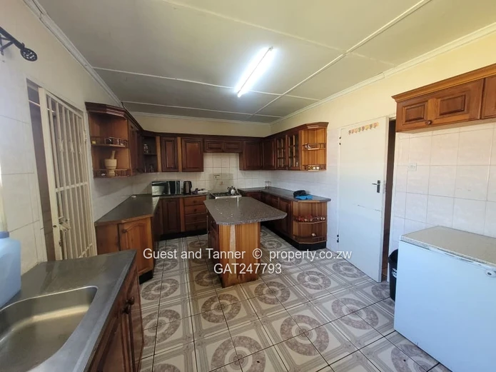 New Marlborough Neat and Spacious Family Home - 4 Bedrooms to Rent