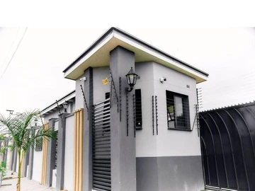 3 Bedroom Garden Flat