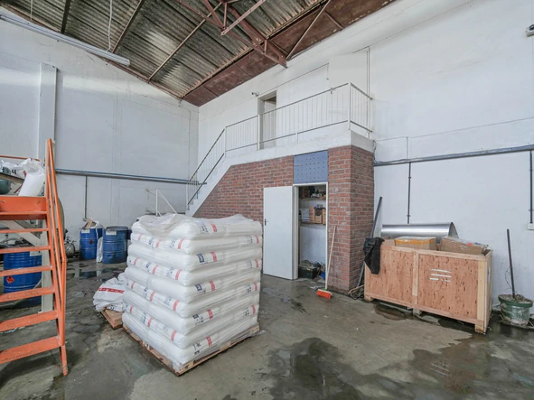 Warehouse & Factory