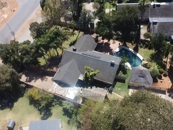 4 bed house with lots of Investments opportunities 