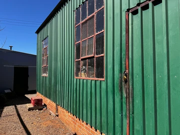 Warehouse & Factory