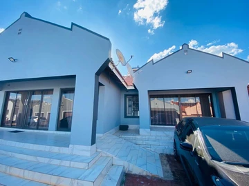 2 Bedroom Garden Flat