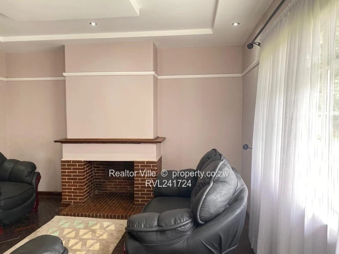 Secure Gated Eastlea Lodge with Spacious Garden & Borehole