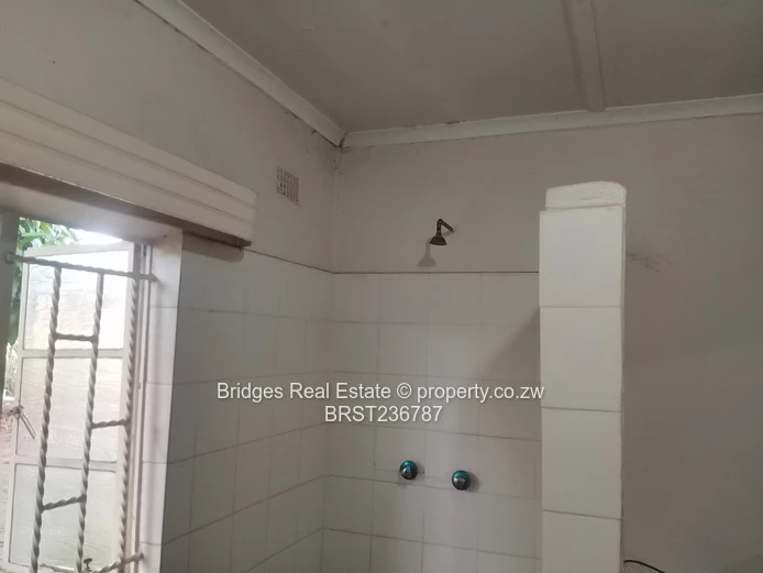 Develop or redevelop for light industrial work ,factory and ware house (Sole Mandate)