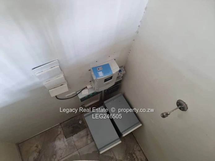 High-End Helesvale Home With Gym & Borehole.