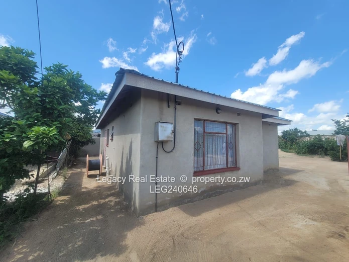Neat 3 Bedroom Cottage With Borehole In Ushewokunze
