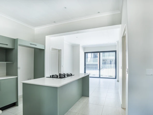 2 Bedroom Flat & Apartment