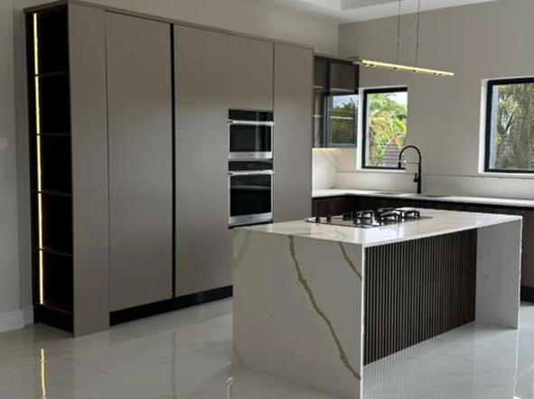 3 Bedroom Flat & Apartment