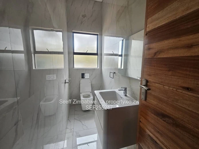 Exquisite 6-Bedroom All-Ensuite Modern Sanctuary | Glen Lorne