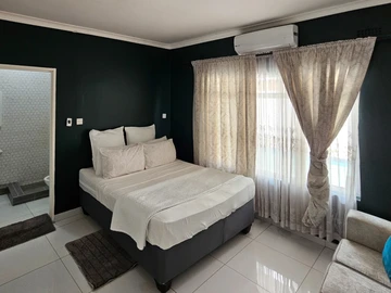 6 Bedroom House