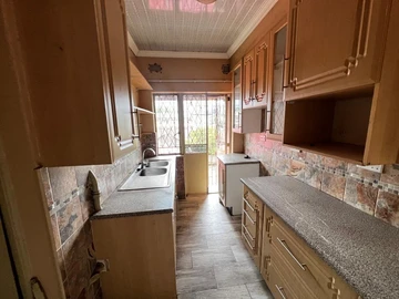 2 Bedroom Flat & Apartment