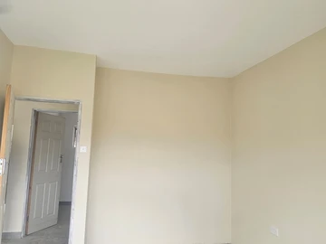 2 Bedroom Flat & Apartment