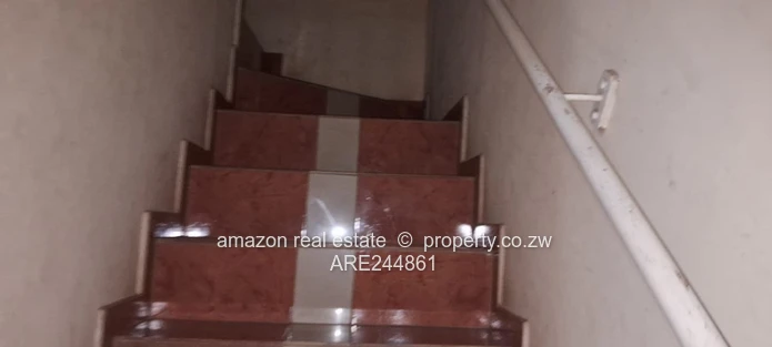 5Bedrooms House For Sale