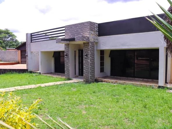 4 Bedroom House for Sale in Borrowdale