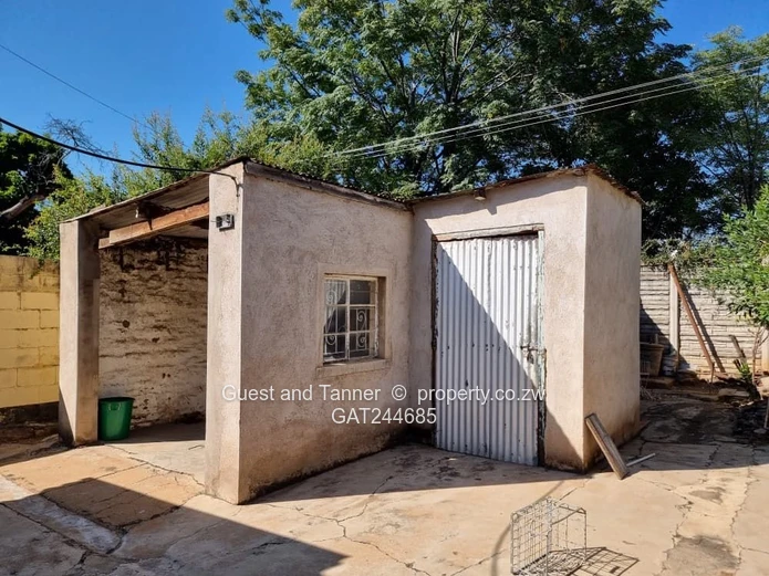 Bulawayo CBD Property - 2 Bedroom House for Sale in Parkview