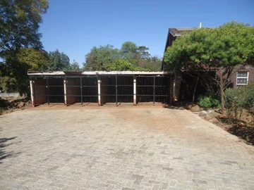 2 Bedroom Flat & Apartment