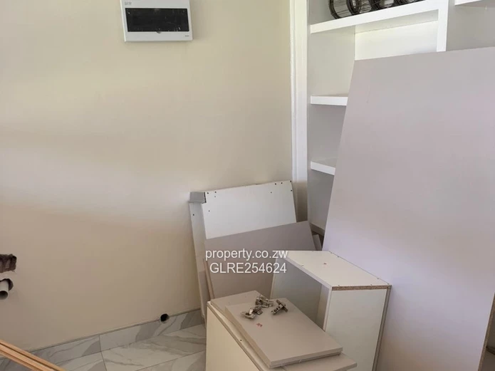 Modern Milton Park Office with Training Room, Pool & Borehole