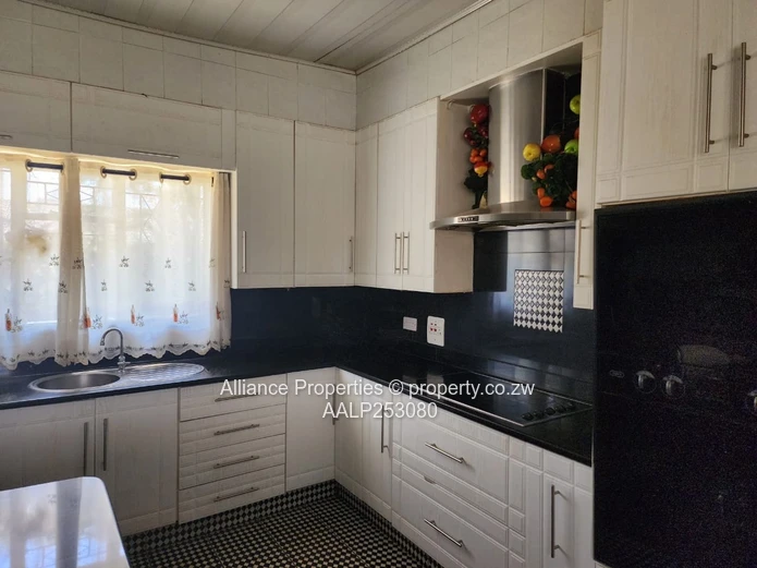Massive, lovely 6 bed home in Borrowdale