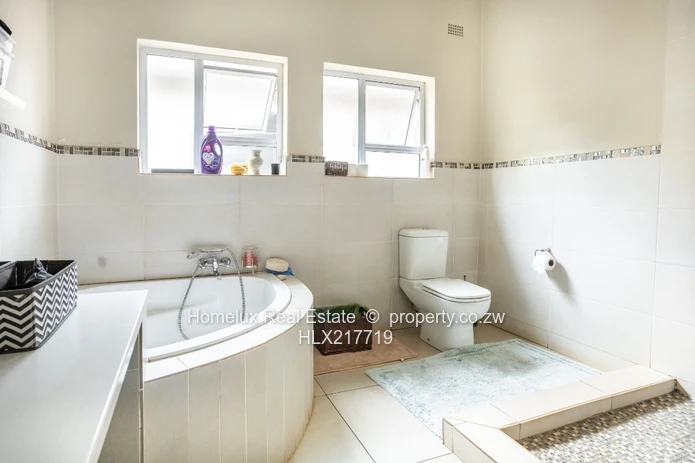 4-Bedroom House in Quinnington