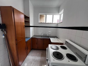 2 Bedroom Flat & Apartment