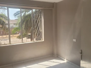 2 Bedroom Flat & Apartment