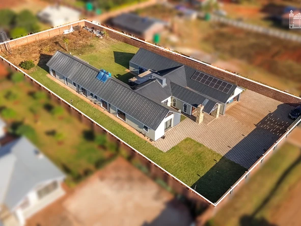 5 Bedroom House