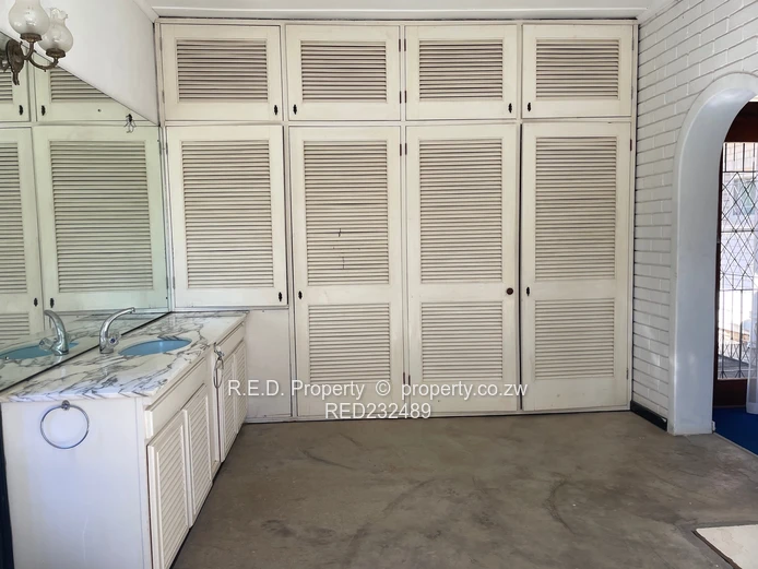 An entertainer’s paradise In Burnside!