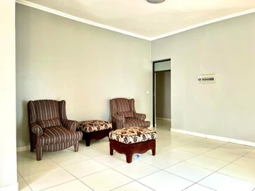 6 Bedroom Flat & Apartment