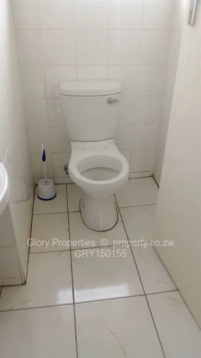 Upmarket 2 bed flat in Madokero