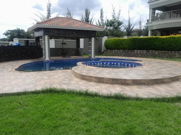 8 Bedroom Townhouse Complex