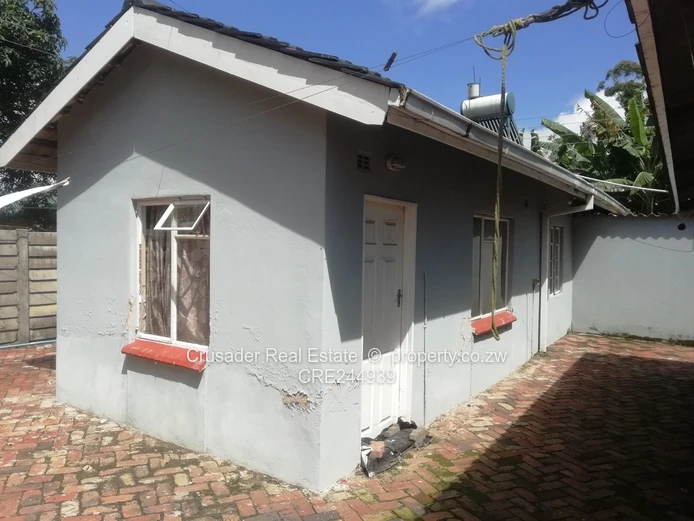 A stunning one bedroomed bachelor's apartment located in Harare West for rental 