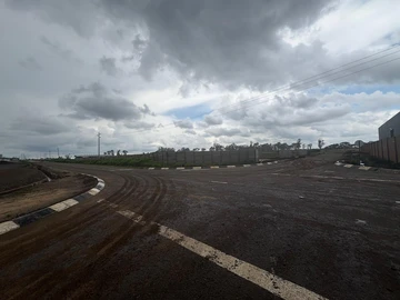 Commercial & Industrial Land