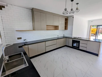 3 Bedroom Garden Flat