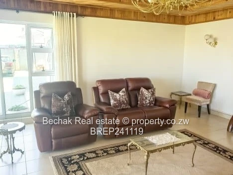 Spacious 4-Bed Selbourne Park Home - Manicured Garden & Borehole