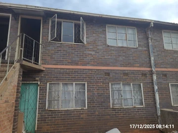 2 Bedroom Flat & Apartment