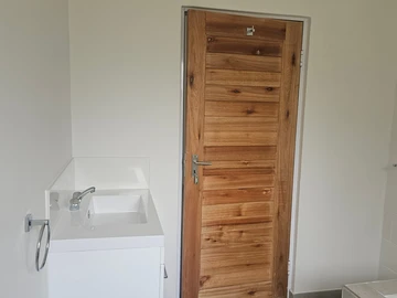 3 Bedroom Flat & Apartment