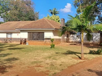 Spacious 5-Bedroom Family Home with Borehole in Mount Pleasant