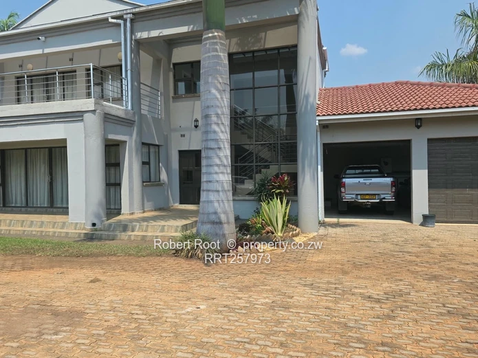 6 Bedroom Executive Townhouse to Rent in Helensvale