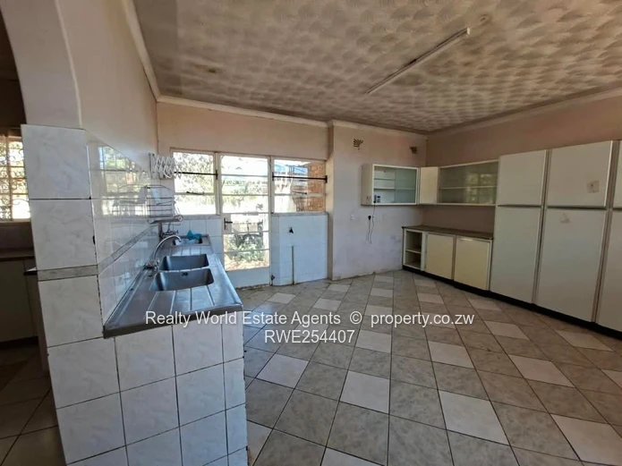 Avondale West House to Rent