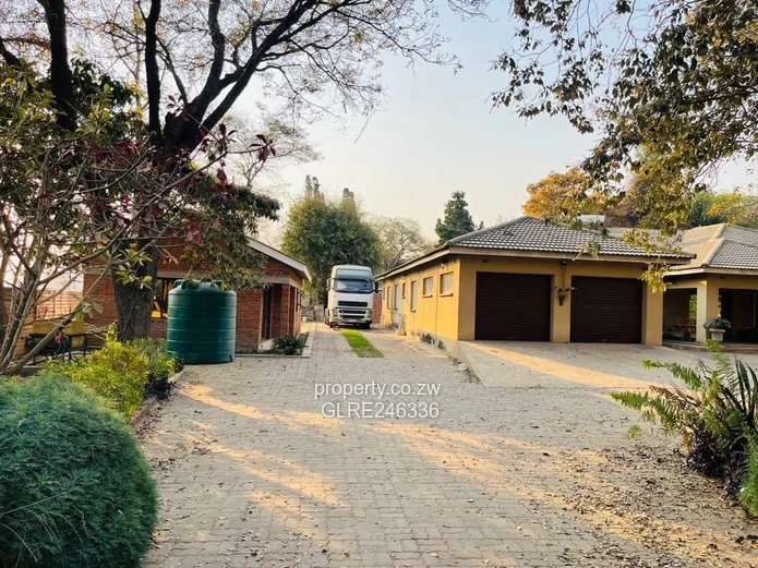 Exposed-brick 2-Bed Cottage in Waterfalls — Borehole & Driveway