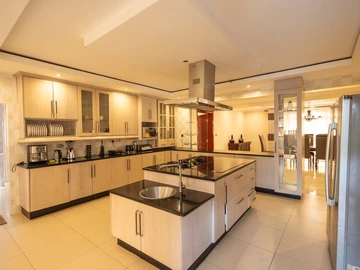 7 Bedroom House