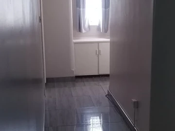 2 Bedroom Flat & Apartment