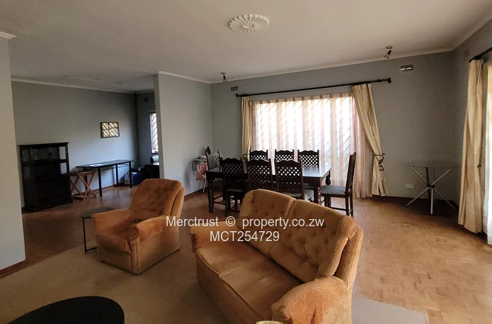 Spacious, immaculate garden flat! (Sole Mandate)
